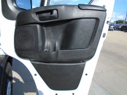 Used 2025 RAM ProMaster 2500 w/ Convenience Group image 28