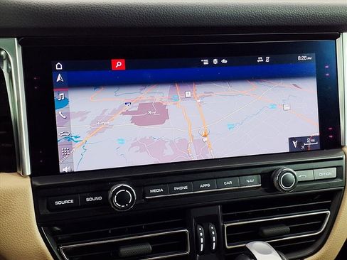 Used 2020 Porsche Macan image 23