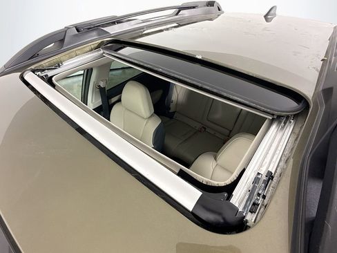 Used 2023 Subaru Outback Limited AWD/4WD image 25