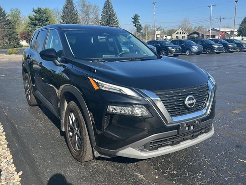 Used 2022 Nissan Rogue S image 3