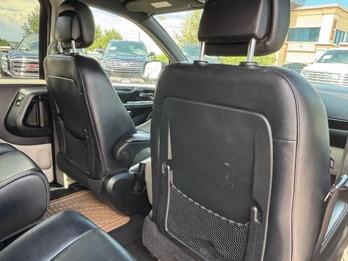 Used 2017 Dodge Grand Caravan SXT FWD image 23