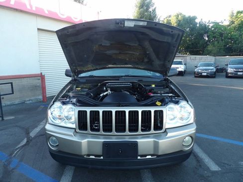 Used 2005 Jeep Grand Cherokee Laredo AWD/4WD image 11