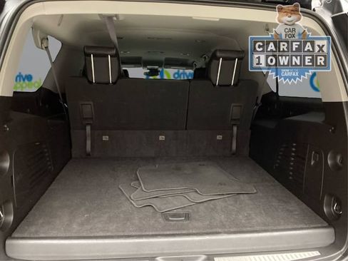 Used 2017 Chevrolet Suburban LT AWD/4WD image 15