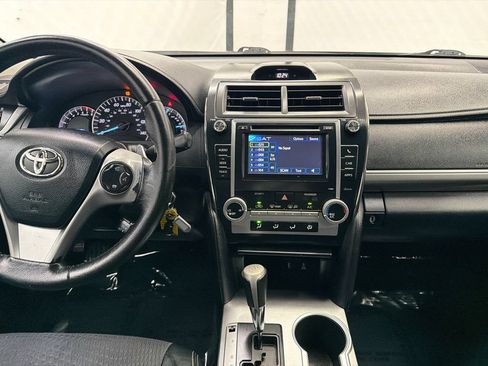 Used 2012 Toyota Camry SE FWD image 26