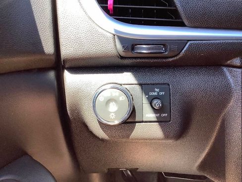 Used 2015 Chevrolet Traverse LTZ AWD/4WD image 55