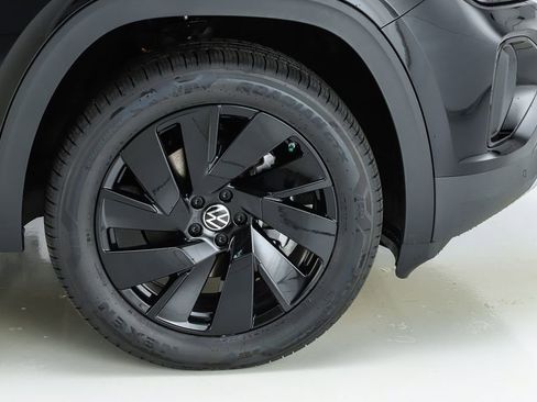 New 2026 Volkswagen Atlas Cross Sport SE image 53