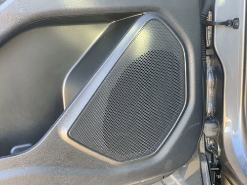 Used 2022 Ford Explorer XLT w/ Equipment Group 202A image 29