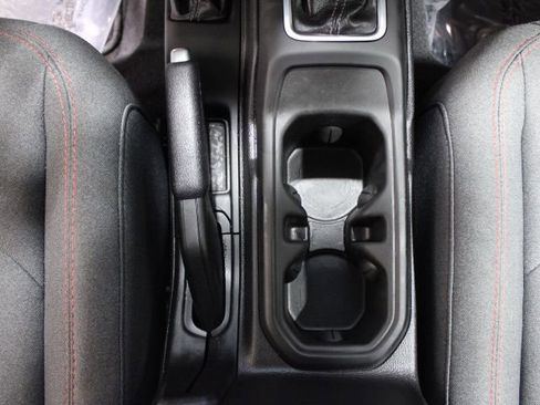 Used 2025 Jeep Wrangler Unlimited Rubicon image 34