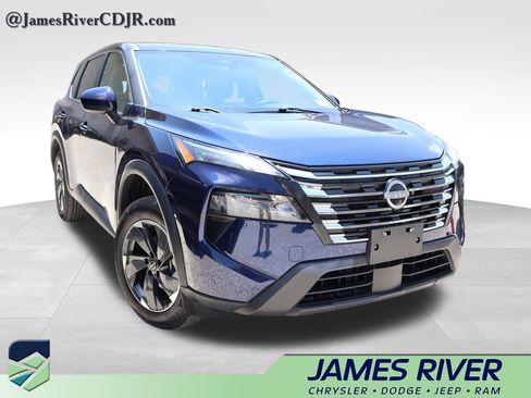 Used 2025 Nissan Rogue SV AWD/4WD image 10