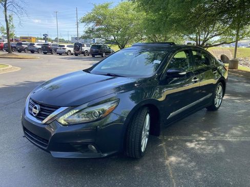 Used 2016 Nissan Altima 3.5 SL w/ 3.5 Technology Package FWD image 5