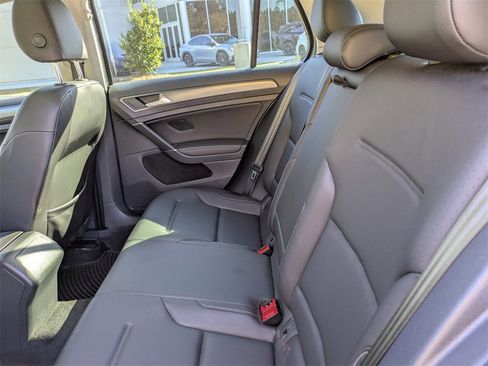 Used 2020 Volkswagen Golf 4-Door image 10