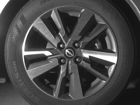 Used 2025 Nissan Versa SV image 13