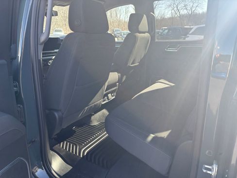 Used 2025 Chevrolet Silverado 1500 LT image 15