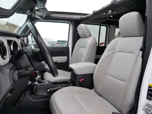 Certified 2023 Jeep Wrangler Unlimited Sahara image 35