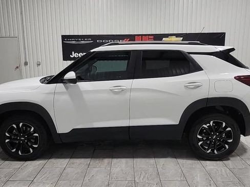 Used 2023 Chevrolet TrailBlazer LT FWD image 5