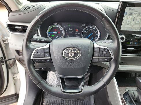 Used 2020 Toyota Highlander Limited Platinum image 17