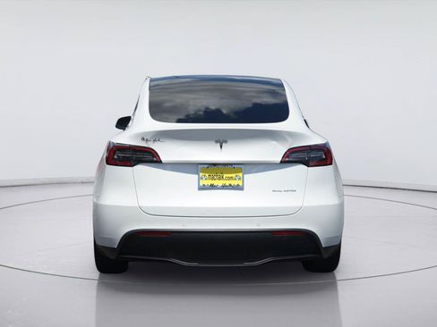 Used 2021 Tesla Model Y Long Range AWD/4WD image 7