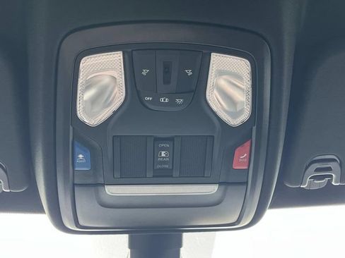Used 2023 RAM 1500 4x4 Crew Cab image 37