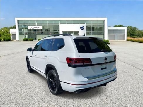 Certified 2023 Volkswagen Atlas SEL R-Line AWD/4WD image 3