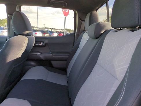 Used 2021 Toyota Tacoma TRD Sport image 14