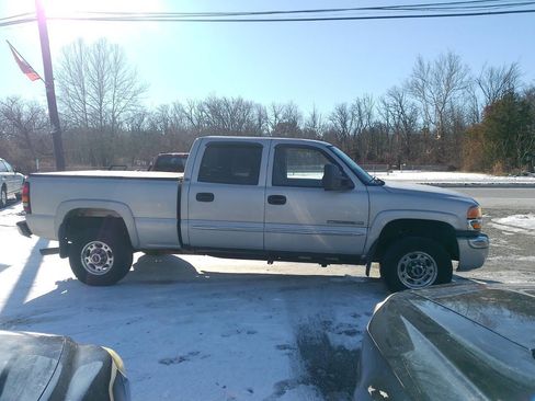 Used 2006 GMC Sierra 2500 SLE w/ Snow Plow Prep Package image 3