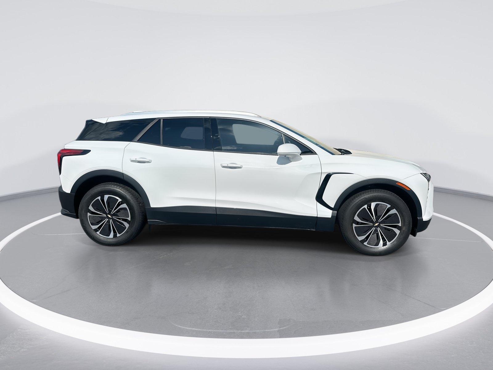 Used 2024 Chevrolet Blazer EV LT AWD/4WD image 10