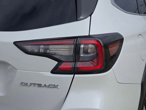 Used 2023 Subaru Outback Premium image 11