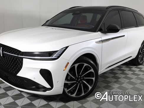 Used 2024 Lincoln Nautilus Black Label image 1