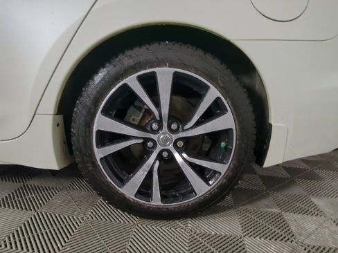 Used 2018 Nissan Maxima Platinum image 10