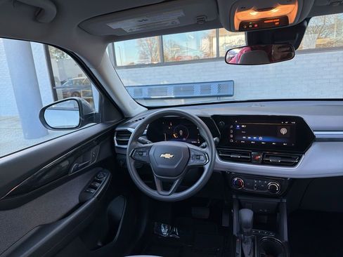 Used 2025 Chevrolet TrailBlazer LT image 9