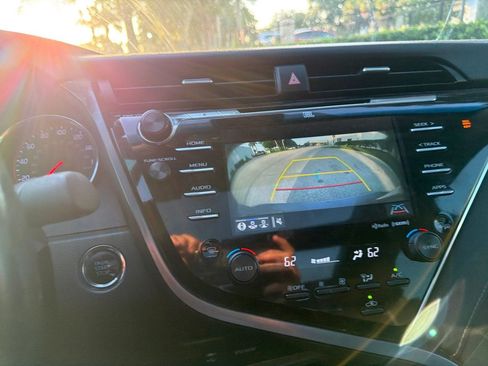 Used 2018 Toyota Camry XSE w/ Audio Package FWD image 11