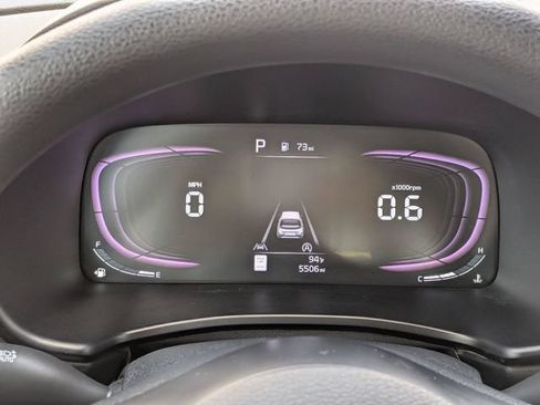 Used 2025 Kia Soul LX w/ LX Technology Package FWD image 25