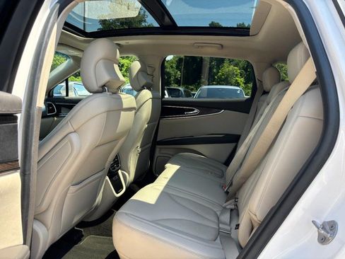 Used 2019 Lincoln Nautilus Select FWD image 11