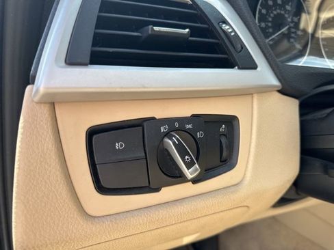 Used 2014 BMW 320i xDrive Sedan AWD/4WD image 6