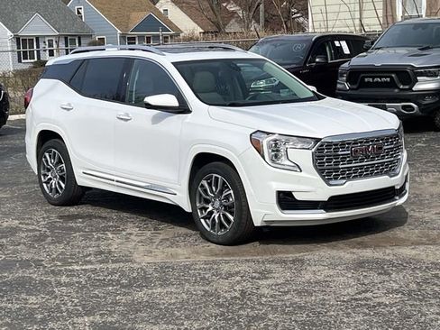 Used 2023 GMC Terrain Denali w/ Denali Premium Package image 6