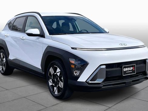 Used 2025 Hyundai Kona SEL FWD image 3