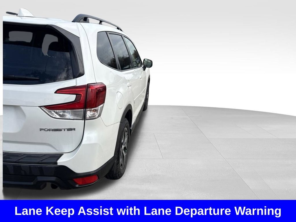 Used 2022 Subaru Forester Premium AWD/4WD image 5