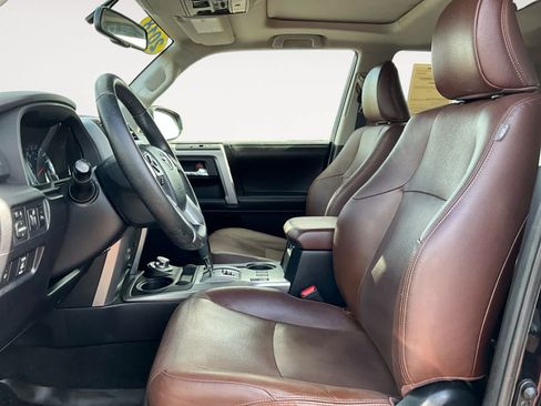 Used 2018 Toyota 4Runner Limited AWD/4WD image 9