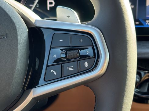 Used 2026 BMW 330i Sedan w/ M Sport Package image 22