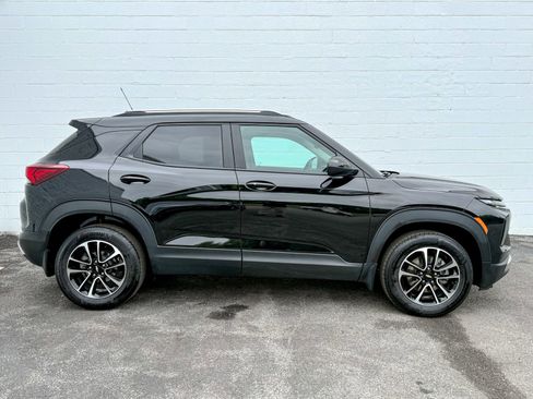 Used 2025 Chevrolet TrailBlazer LT w/ Driver Confidence Package AWD/4WD image 5