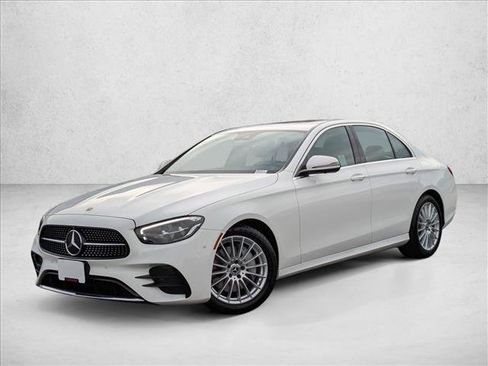 Used 2022 Mercedes-Benz E 350 Sedan image 4