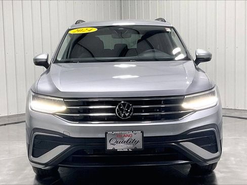 Used 2024 Volkswagen Tiguan S image 2