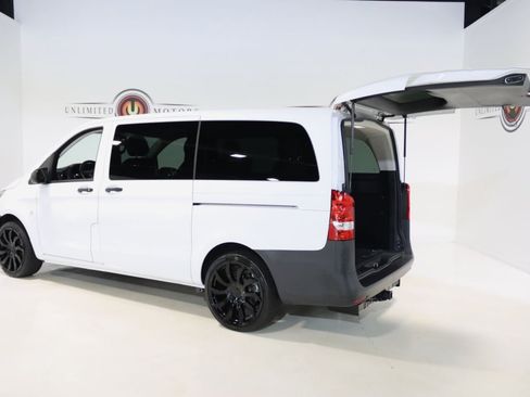 Used 2023 Mercedes-Benz Metris Passenger image 28