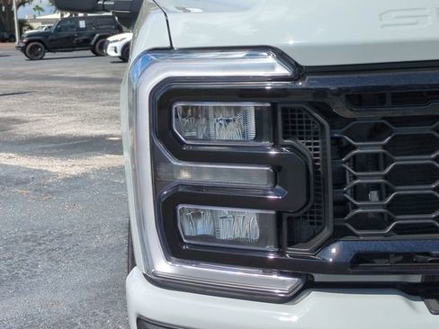 New 2026 Ford F250 Lariat w/ Black Appearance Package AWD/4WD image 9