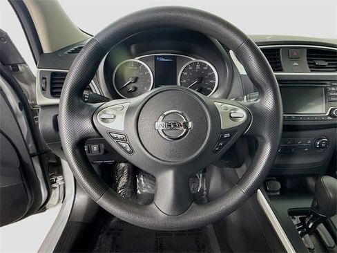 Used 2018 Nissan Sentra S image 11
