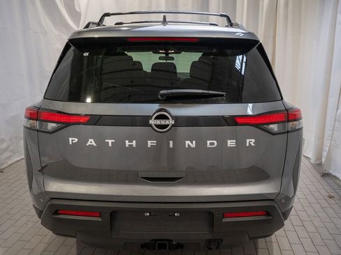 New 2025 Nissan Pathfinder SV image 5