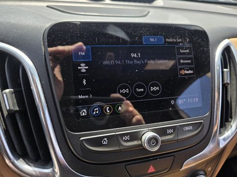 Used 2019 Chevrolet Equinox Premier FWD image 18