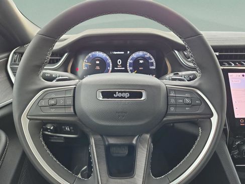 New 2025 Jeep Grand Cherokee L Limited RWD image 22