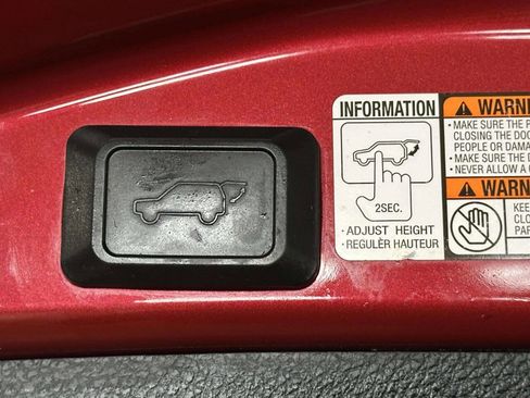 Used 2014 Toyota RAV4 Limited w/ Technology Package image 9