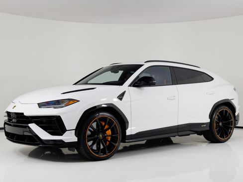 Used 2024 Lamborghini Urus S image 7